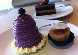 Melepas Penat dengan Blueberry Cheesecake Everest