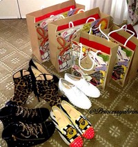 Tampaknya Syahrini puas berbelanja di Negeri Paman Sam itu. (Instagram)