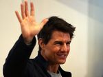 Senyuman Tom Cruise di Tokyo
