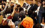 Senyuman Tom Cruise di Tokyo
