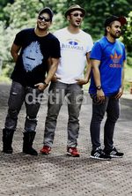 Tinggal Bertiga, Alexa Tetap Eksis