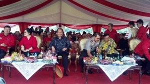 Rayakan HUT ke-40, PDIP Merahkan Waduk Jatiluhur