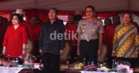 Acara ini juga dihadiri oleh Akbar Tandjung, Wakapolri Nanan Soekarna dan  Jimly Asshiddiqie.
