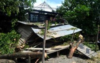 Selain merusak ribuan rumah, puting beliung juga menewaskan seorang warga. (Haeruddin).