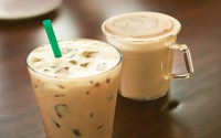 Buat penggemar teh, bisa mencicipi  Hojicha Tea Latte. Teh hojicha (teh hijau Jepang yang diproses dengan cara dipanggang) dengan rasa lembut dipadukan dengan susu, rasanya manis-manis dan gurih.