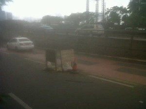 Lubang Gorong-gorong yang Menganga di Tengah Jl Gatsu Sudah Dicor