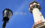 Menara Penyeru di Negeri Bisu