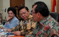 Pemerintah memberlakukan peraturan baru yakni PP No.109/2012 tentang tembakau.