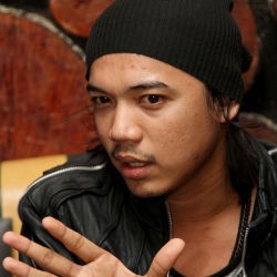 Vokalis Band dan Skandal Menghamili Cewek di Luar Nikah
