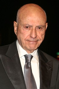 Bintang 'Argo' Alan Arkin juga masuk dalam nominasi tersebut. Chelsea Lauren/Getty Images for Mercedes-Benz.