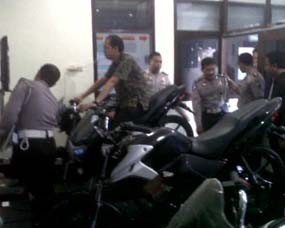 KPK Cek Barang Bukti Kasus Simulator SIM di 3 Polres