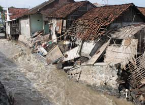 Diterjang Banjir Bandang, Puluhan Rumah di Banyuputih Rusak
