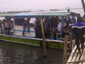 Wamenhub Ajak Jokowi Naik Kapal Tinjau Pelabuhan Peti Kemas Kalibaru