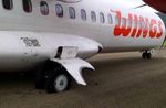 Pesawat Wings Air Pecah Ban