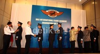 Garuda Indonesia mewisuda 45 pilot baru di gedung Graha Niaga Financial Club, Jl Sudirman, Jakarta.