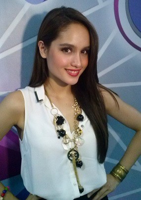 Tak Punya Teman di Jakarta, Cinta Laura Fokus Kerja