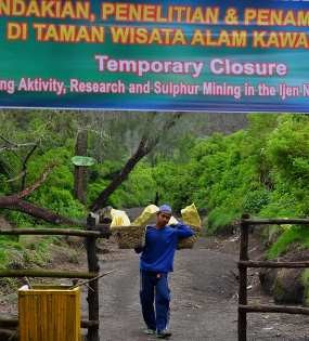 Awas! Kadar Gas Gunung Ijen Dinyatakan Berbahaya
