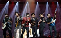 Sebut saja beberapa gitaris seperti Dewa Budjana, Erros Chandra, Tophati, Baim, Baron dan masih banyak lagi.