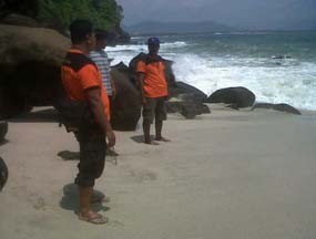 Rombongan Karang Taruna Surabaya Terseret Ombak, 2 Tewas, 1 Orang Hilang