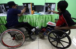 Siapa Bilang Kaum Difabel Tak Bisa Komputer?