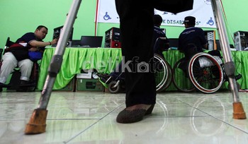 Berdasarkan Sensus Penduduk Tahun 2010, jumlah penduduk Indonesia tahun 2010 mencapai 237,56 juta orang. Jika menggunakan perkiraan WHO, Indonesia memiliki 20 juta lebih penduduk penyandang disabilitas.