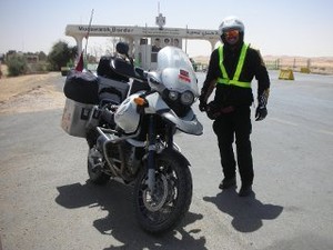 Tips dan Trik Melakukan Touring Bermotor Lintas Negara