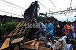 Penumpang Bongkar Paksa Blokade Pedagang