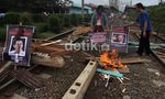 Aksi Mahasiswa Bikin KRL Lumpuh