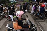 Aksi Mahasiswa Bikin KRL Lumpuh
