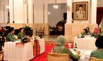 Ibu Ani Kumpulkan Istri-istri Menteri