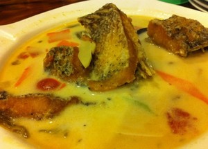 Menghangatkan Badan dengan Semangkuk Sup Gurame Kuah Susu