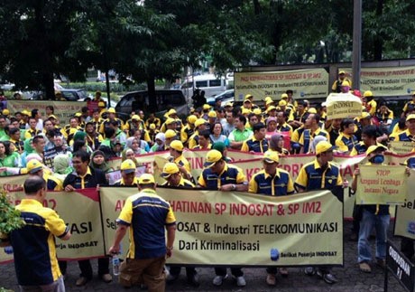 Serikat Pekerja Indosat Geruduk Pengadilan Tipikor