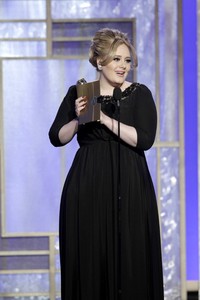 'Skyfall' yang dinyanyikan oleh Adele tentunya tak diragukan lagi untuk menjadi Best Original Song. Paul Drinkwater/NBCUniversal via Getty Images.