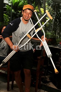 Mantan kekasih Revalina S Temat itu juga tetap syuting untuk film 'Leher Angsa' garapan Nia Zulkarnaen dan Ari Sihasale. Gusmun/detikHOT.