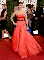 Parade Gaun Merah di Golden Globe 2013