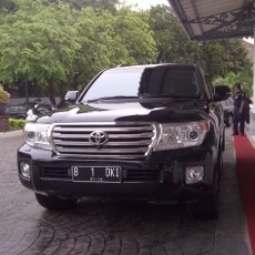 Ngantor Pakai B 1 DKI, Jokowi: Saya Enggak Pernah Urus Nomor