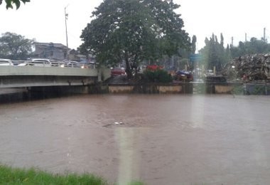 Pukul 20.15 WIB, Pintu Air Manggarai Capai Ketinggian 900 Cm