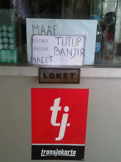 Banjir di Daan Mogot, TransJ Kalideres-Harmoni Stop Operasi