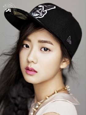 Kim Jisoo, Member Pertama Girlband Baru YG Entertainment