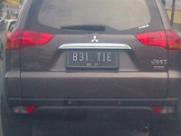     Selain memakai tanda baca titik, angka terakhir (3) juga dibalik.