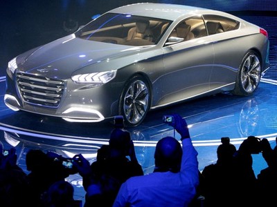 Mobil Hyundai Penghadang BMW dan Mercy