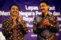 Roy Suryo juga mengingatkan kepada seluruh karyawan dari jajaran tinggi hingga paling bawah bahwa Kemenpora adalah mengurus persoalan teknis olahraga dan kepemudaan dan bukan untuk membahas proyek-proyek dan berurusan dengan uang.