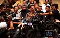 Jokowi berpendapat, dalam penetapan pembangunan yang hingga saat ini terus menerus menuai pro-kontra itu, dirinya ingin menjadi pejabat publik yang tidak melanggar etika dan kebijakan.