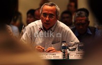 Dirut PT Jakarta Toll Road, Frans Sunito memberikan pemaparan.