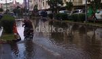 Banjir Genangi Jalan-jalan di Cengkareng