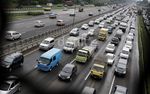 Terbelenggu Macet di Tol Jagorawi