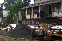 Kejadian tersebut terjadi Selasa (15/1/2012) sekitar pukul 02.10 WIB saat hujan deras. Mulya Nurbilkis/detikcom.