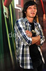 Gaya Casual Abimana Aryasatya