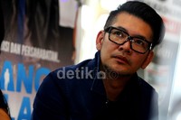     Ferry Salim saat ditemui di Epicentrum, Rasuna Said, Kuningan, Jakarta Selatan, pada Selasa (15/1/2013). Mauludi/detikHOT.