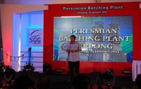 PT Semen Indonesia Tbk melalui anak perusahaannya, PT SGG Prima Beton meresmikan pabrik semen siap pakai (ready mix) atau batching plant di Serpong, Tangerang Selatan. (Joko Hendro).